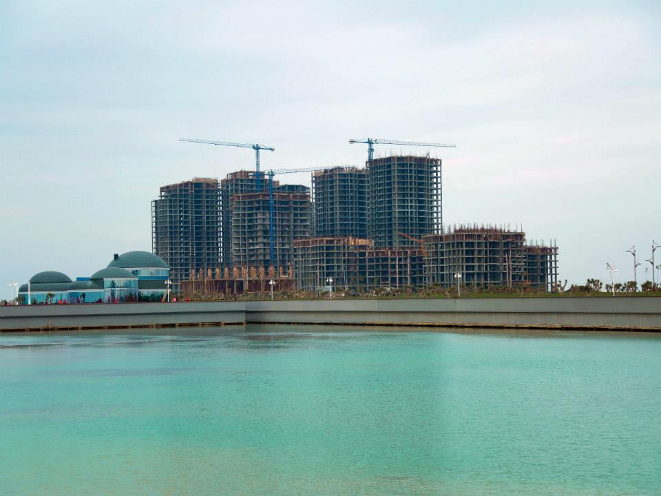 Construction works at Khazar Islands