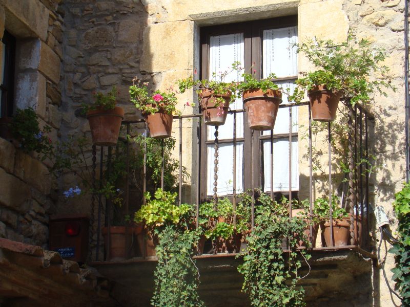 Peratallada streets