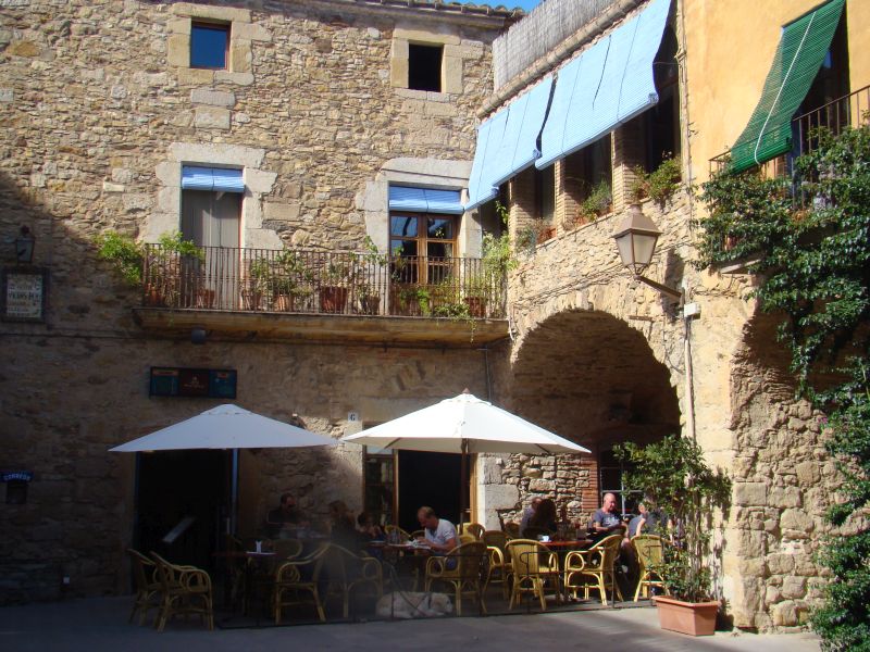 Restaurant at Peratallada Town square