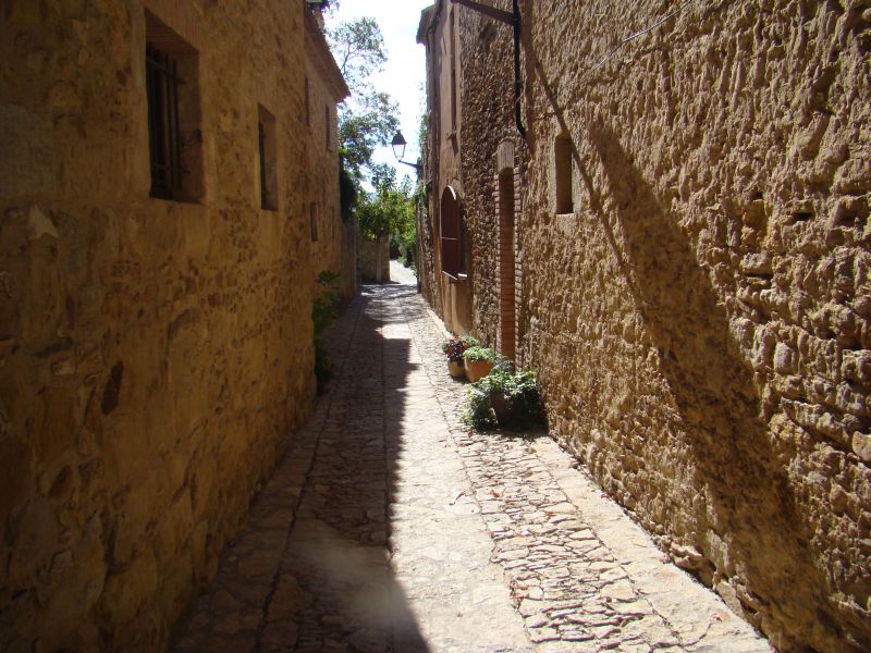 Peratallada streets