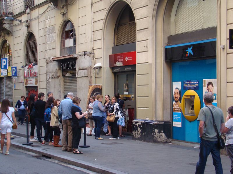 Queue at Palau Guell museum