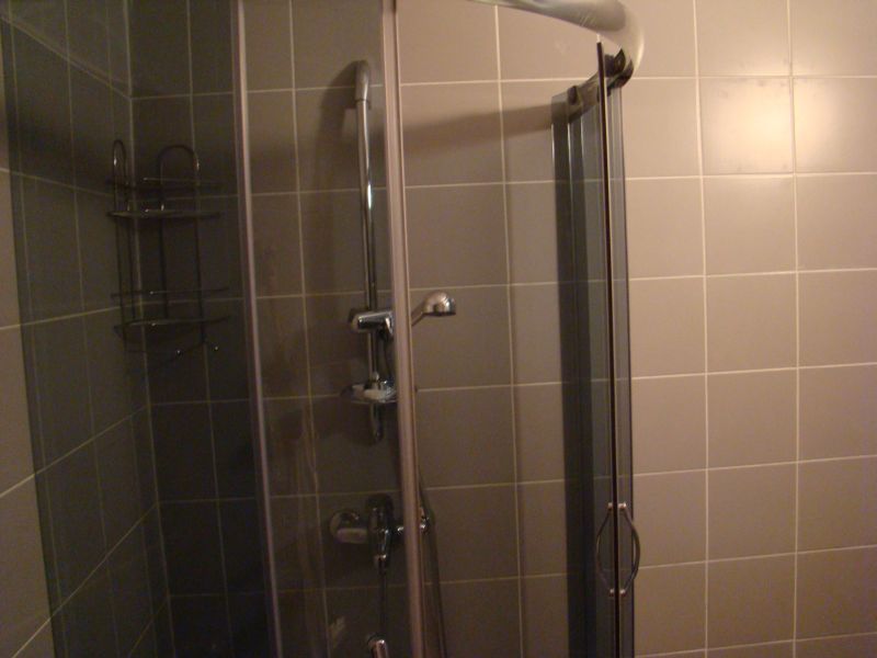 Simple bathroom at Hotel Trialeti Palace