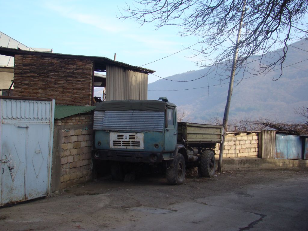 Junk car in Tskneti