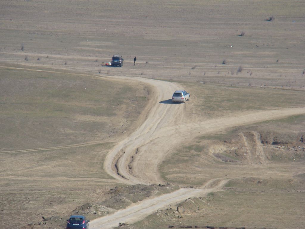 Road near Lisi Lake