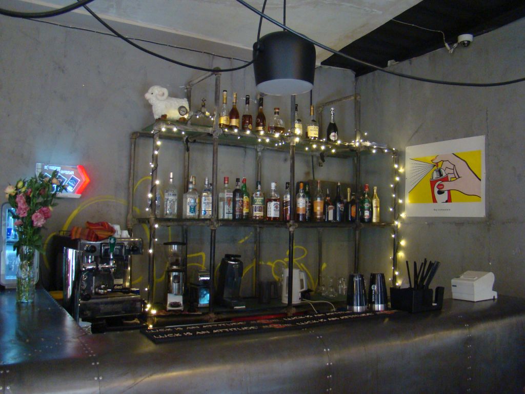 Bar counter