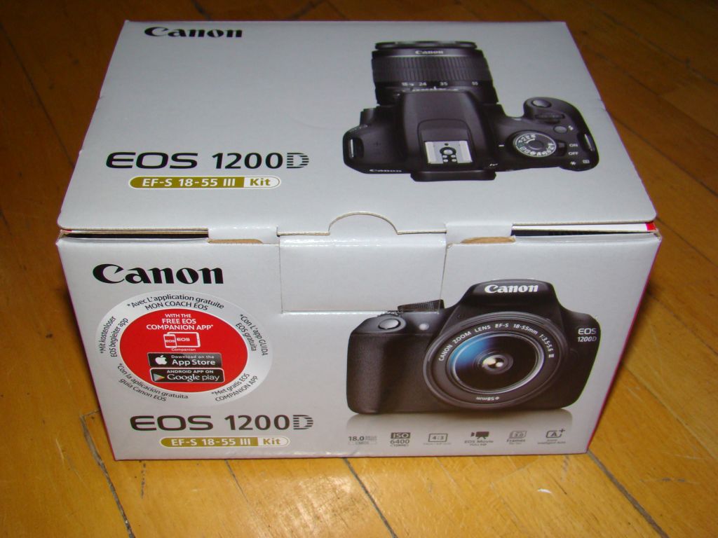 Canon EOS 1200D in the box