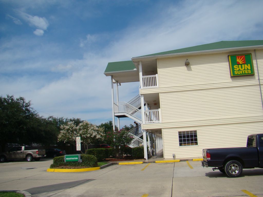 Sun Suites motel In Gretna