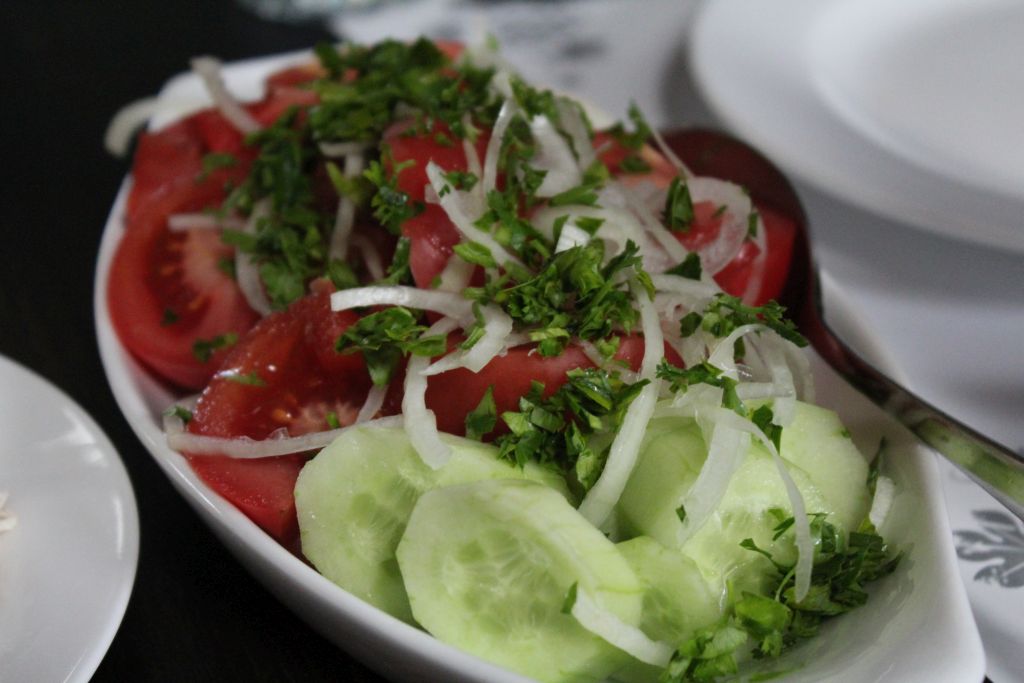 Tomato and Cucumber Chashnagiri Natakhtari restaurant