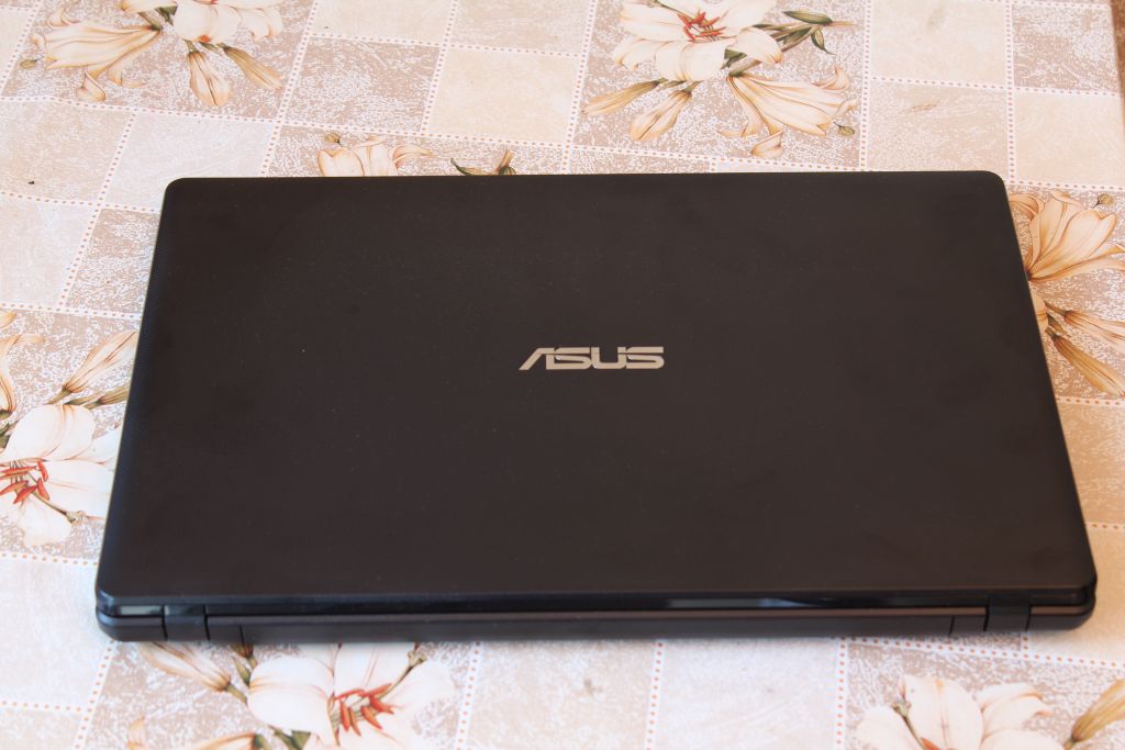 Lovely cover of ASUS X552M