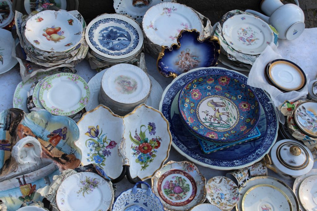 Porcelaine tableware for sale at Tbilisi Dry Bridge's Flea market