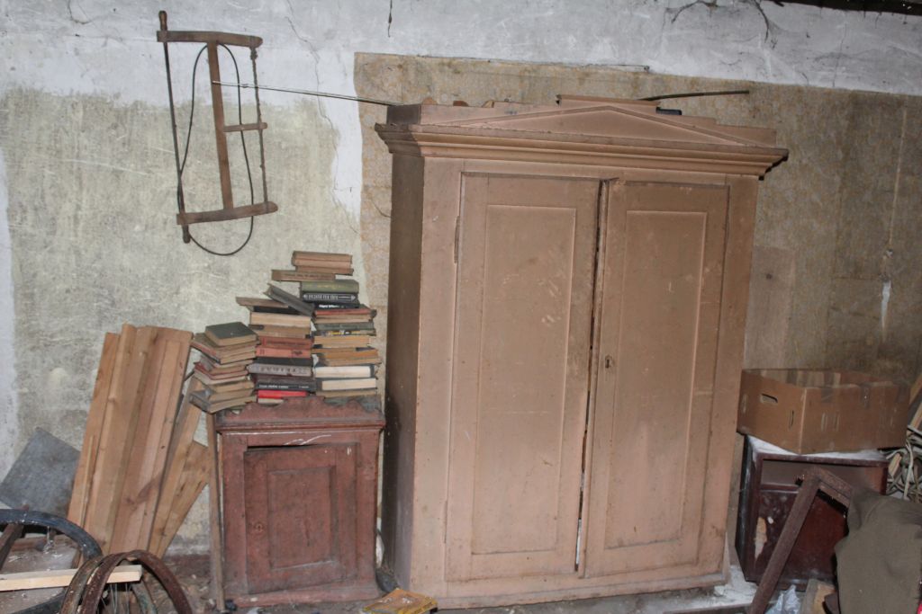 Old style tools and furniture