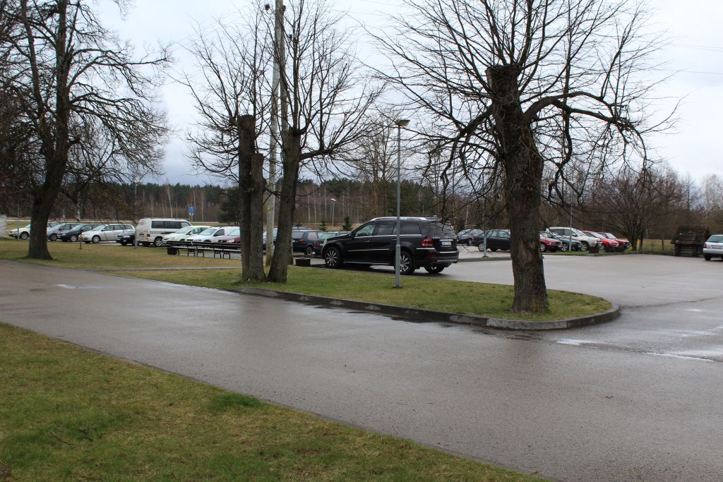 Parking lot near Bakery Lāči