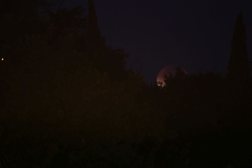 Total lunar eclipse in Tbilisi, Georgia September 28, 2015