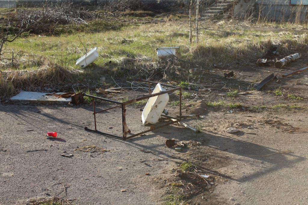 Demolished sink at Skrunda 1 Ghot town