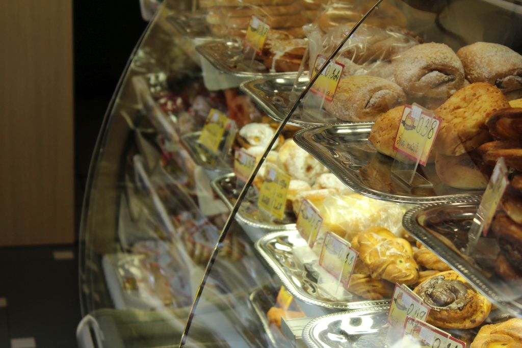 Buns and pastry at Kukulītis store