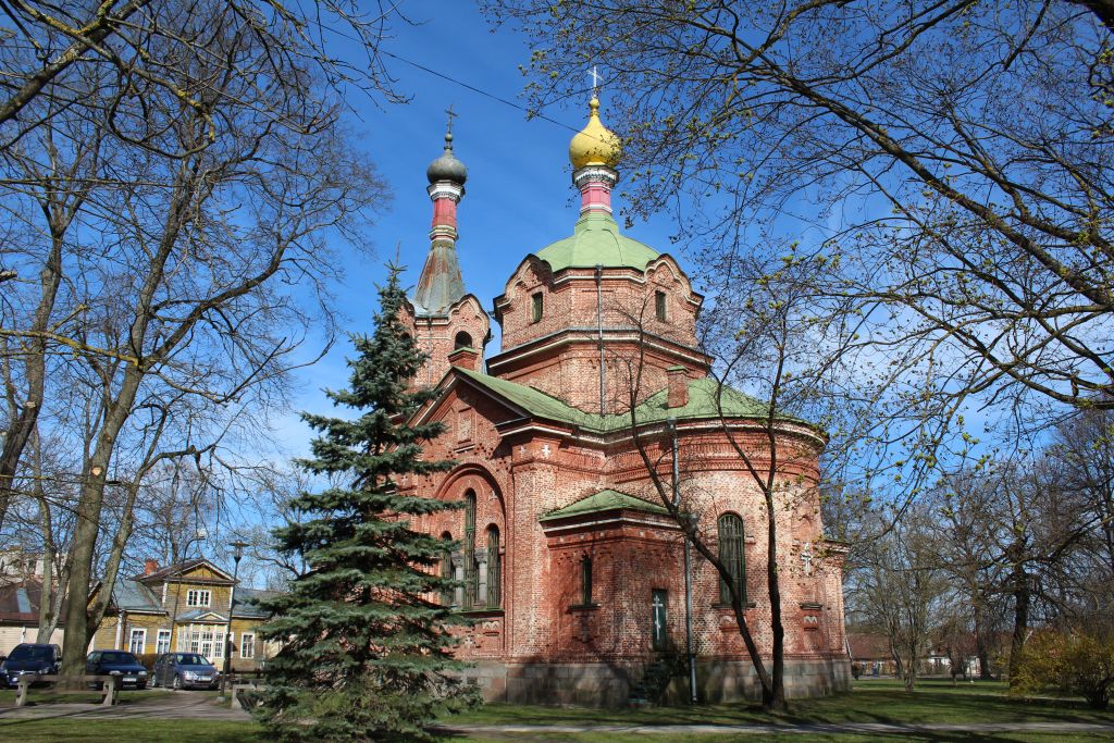 Kuldīga Orthodox Church and park