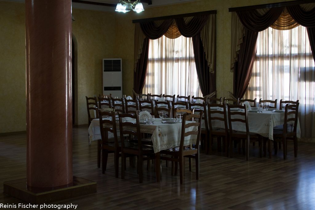 A large banquet hall in Dzveli Gelati restaurant
