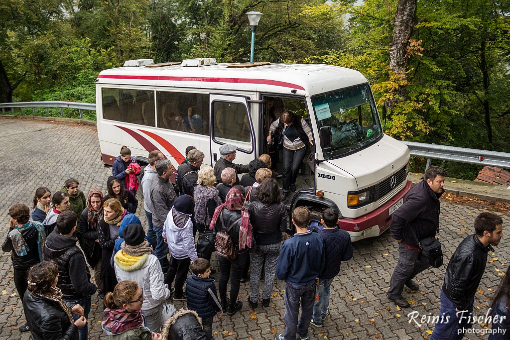 Bus taking tourists to the Nekresi monastery complex