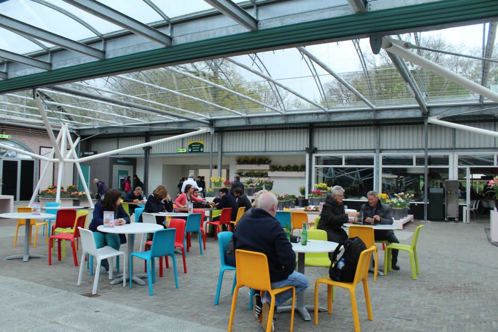 Indoor cafeteria at Keukenhof