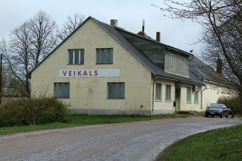 Shop near Valtaiķi church