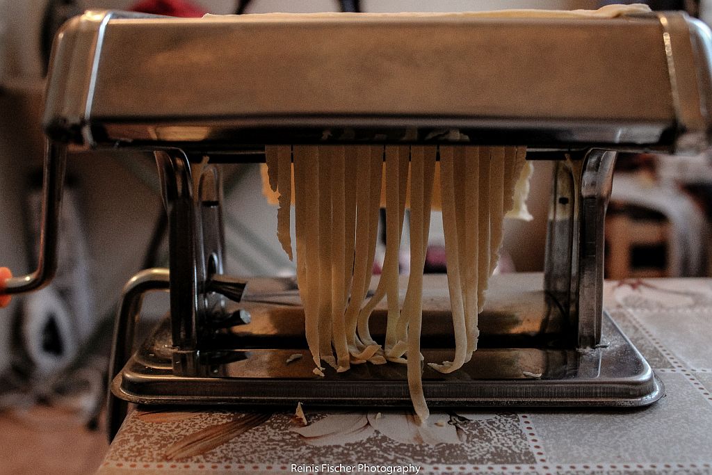 Using pasta machine to create noodles