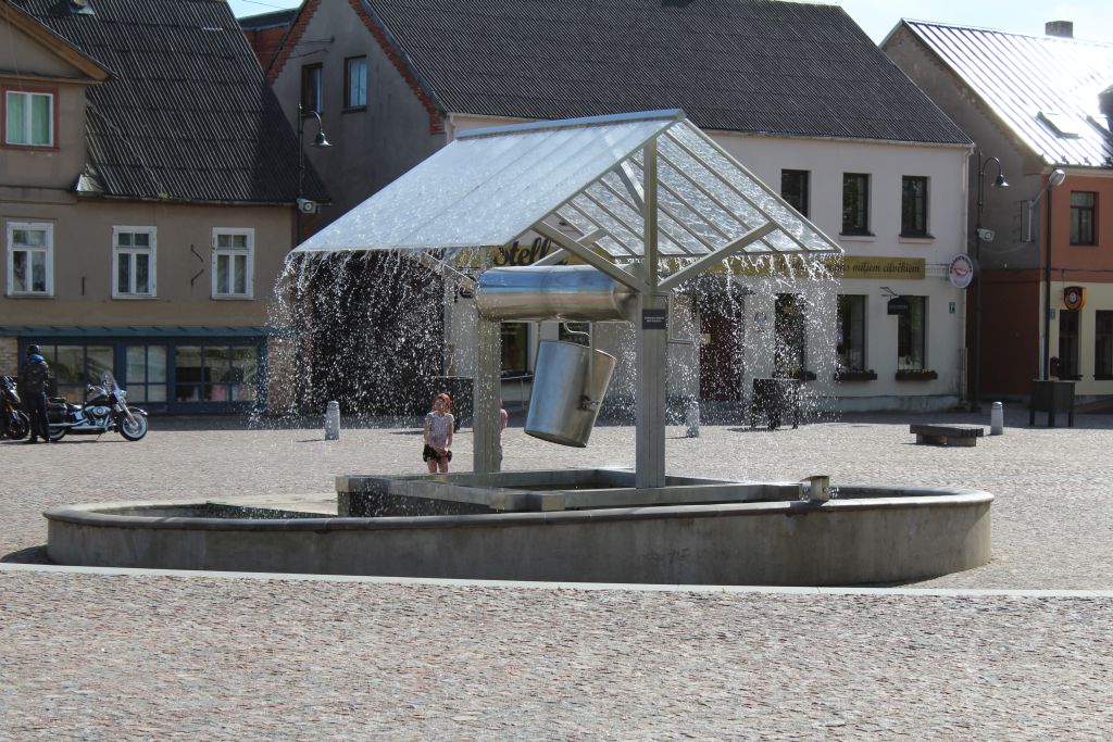 A fountain as central element here