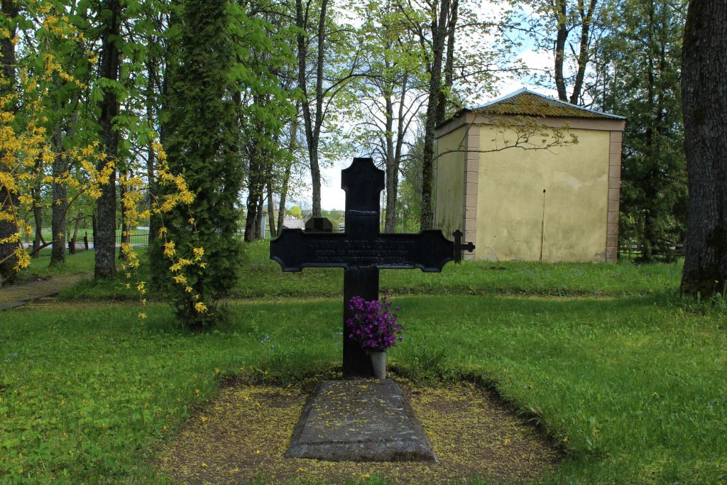 Burial near Skrunda church