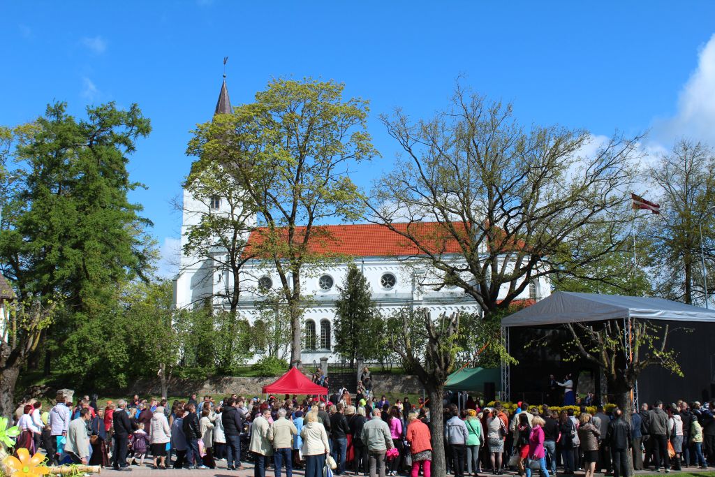 Marketplace near church