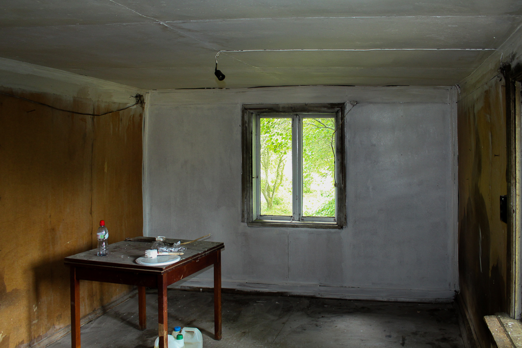 Ceilings and one wall painted