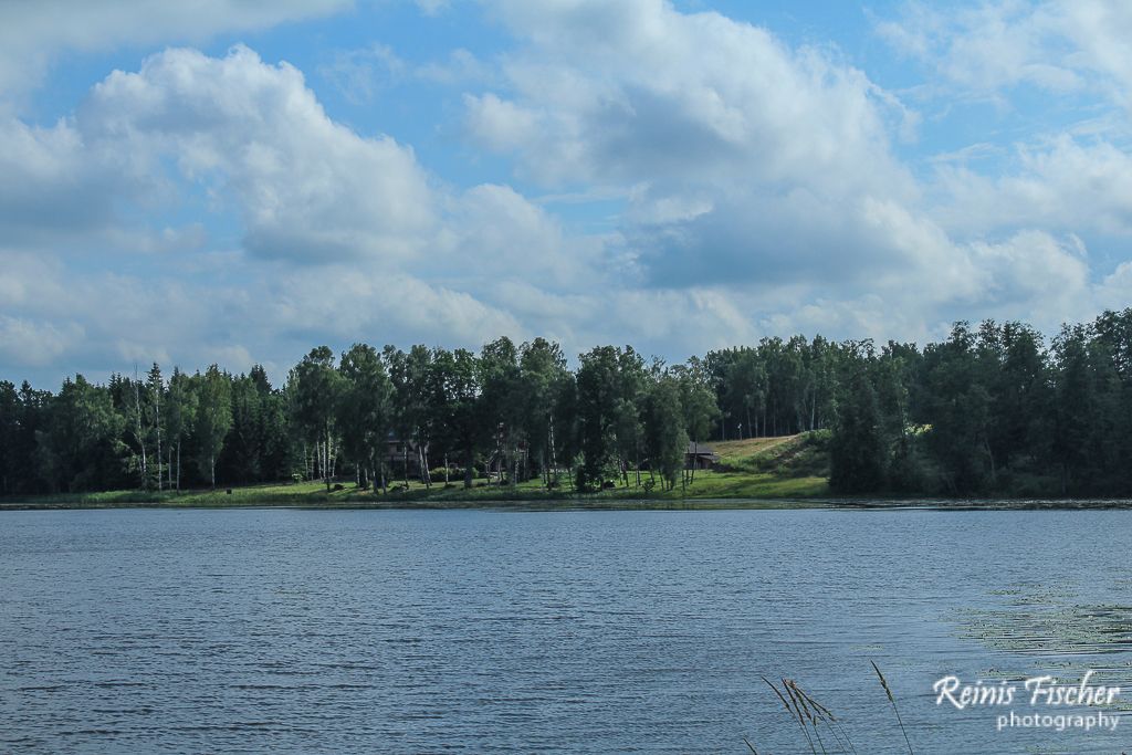 Pastaiga mākoņos near Tirelu lake