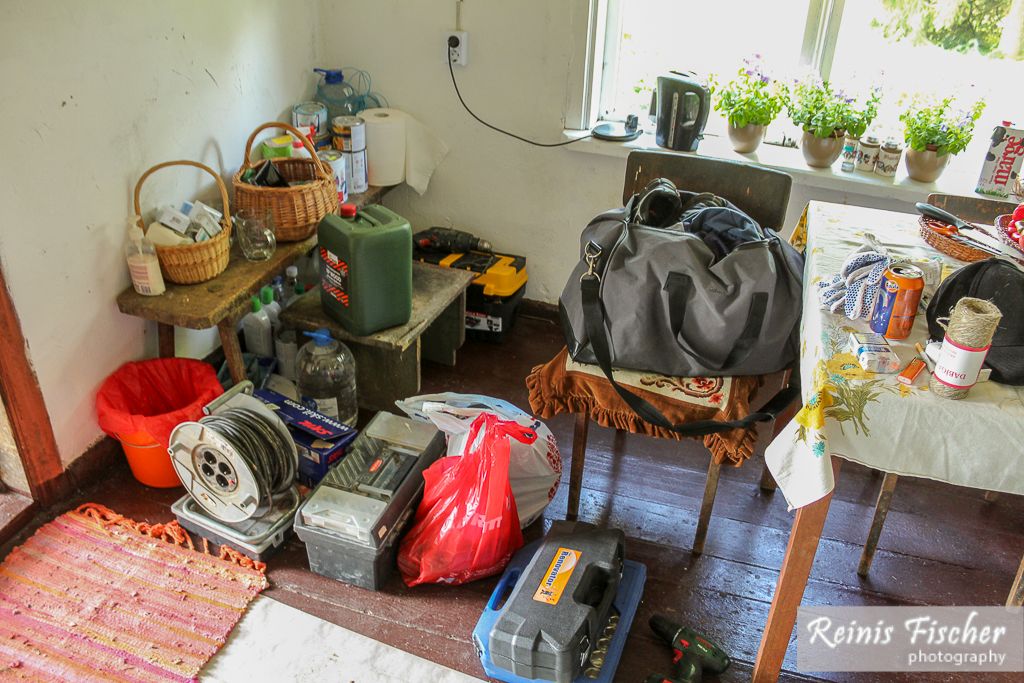 Tools involved in roof replacement works