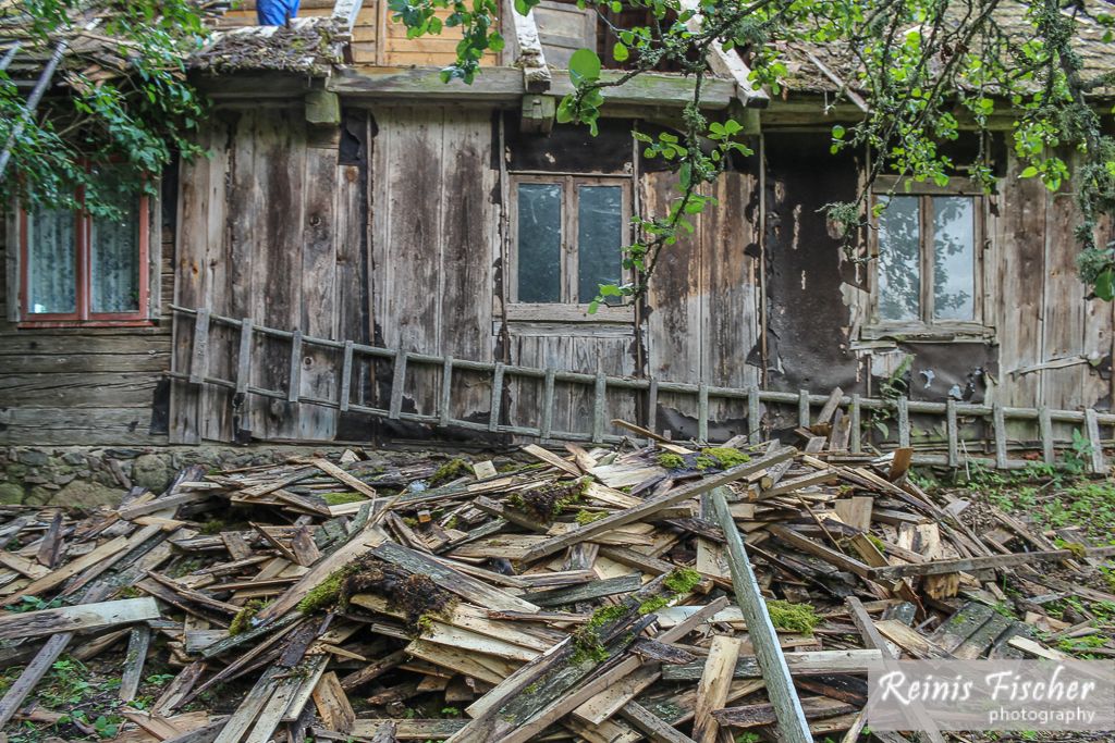 Old wooden shingle 