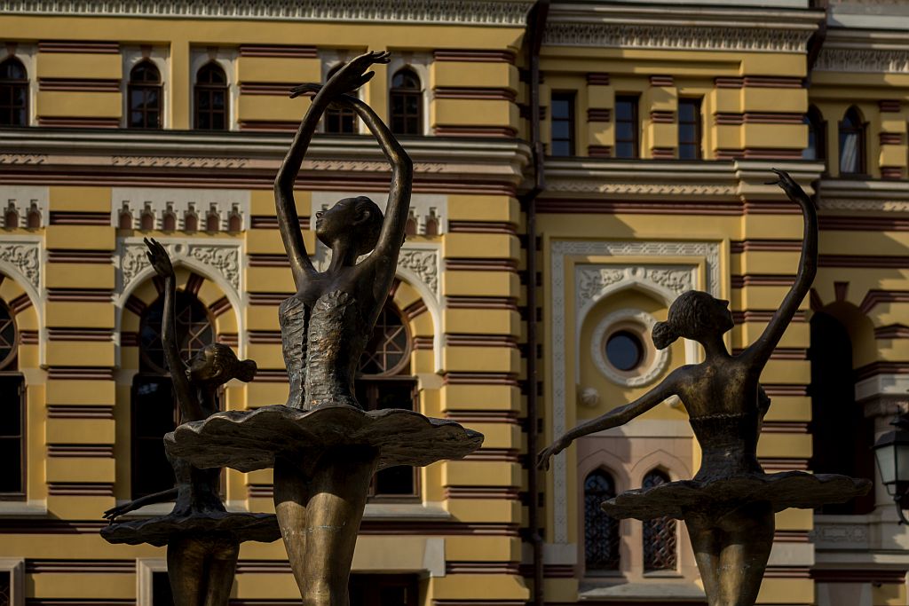 Statue of ballerinas in Opera's park