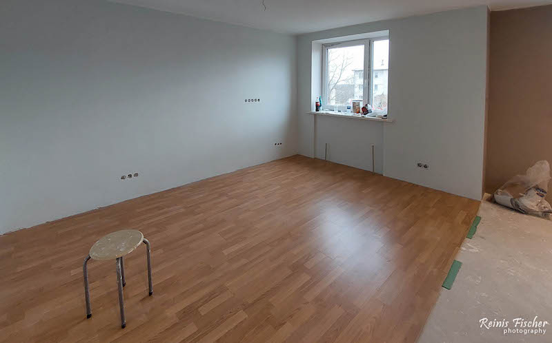 Installing laminate flooring in living room