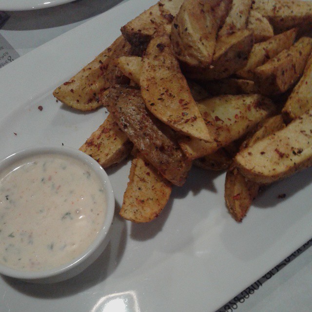 Mexican potatoes with garlic dressing