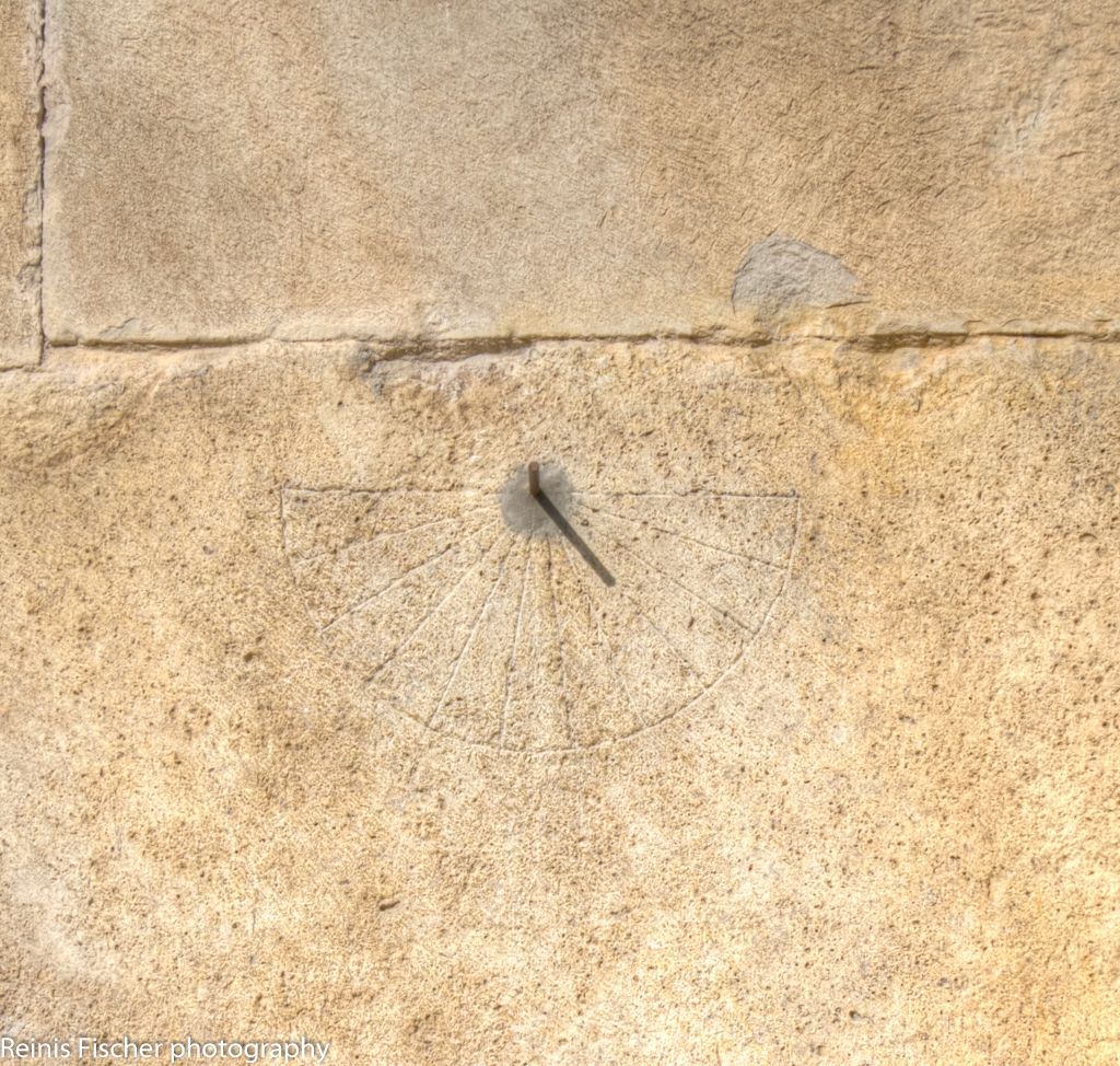 Sun dial at Gelati monastery