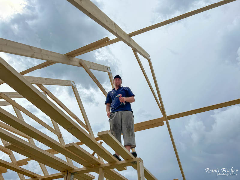 Edgariņš installing rafters