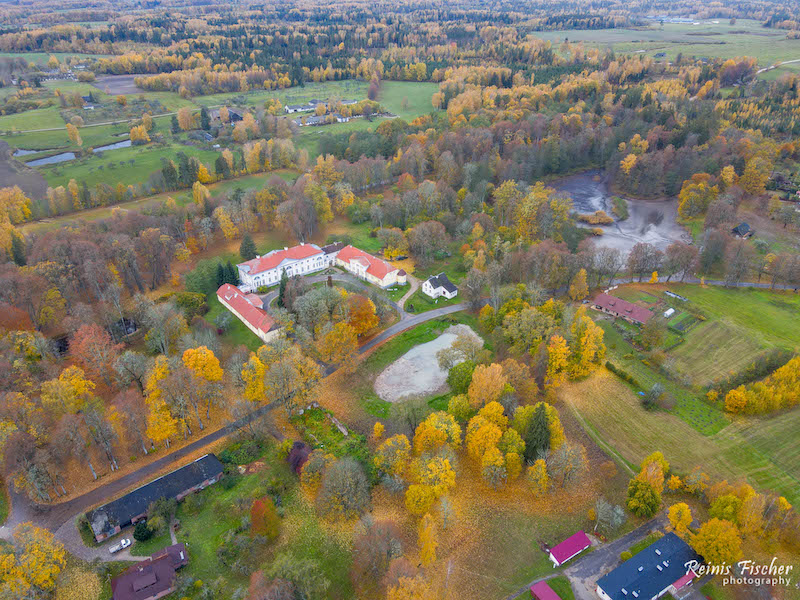 Golden Fall in Latvia / Laidi manor